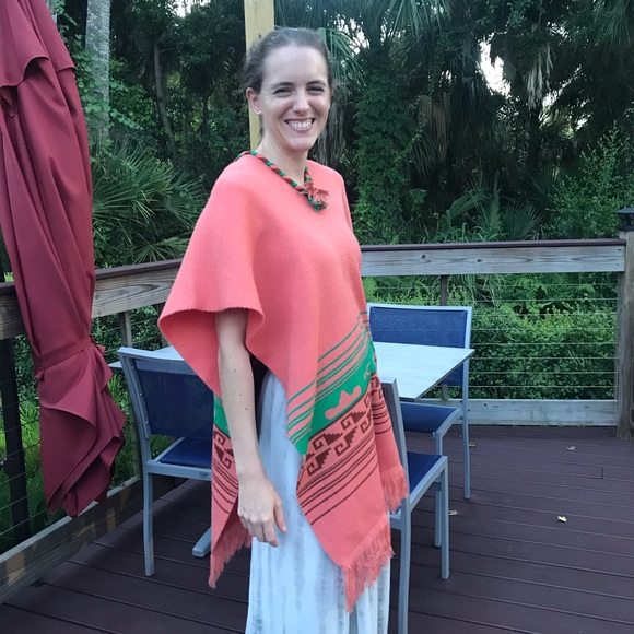 Beautiful Poncho - Picture 6 of 8